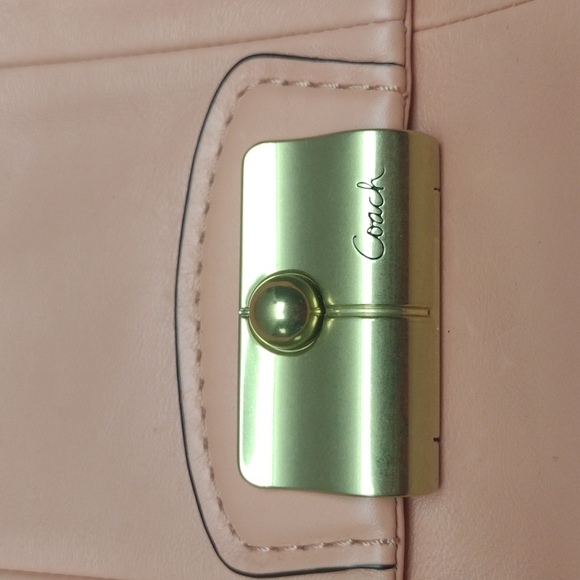 Coach purse - Picture 2 of 6